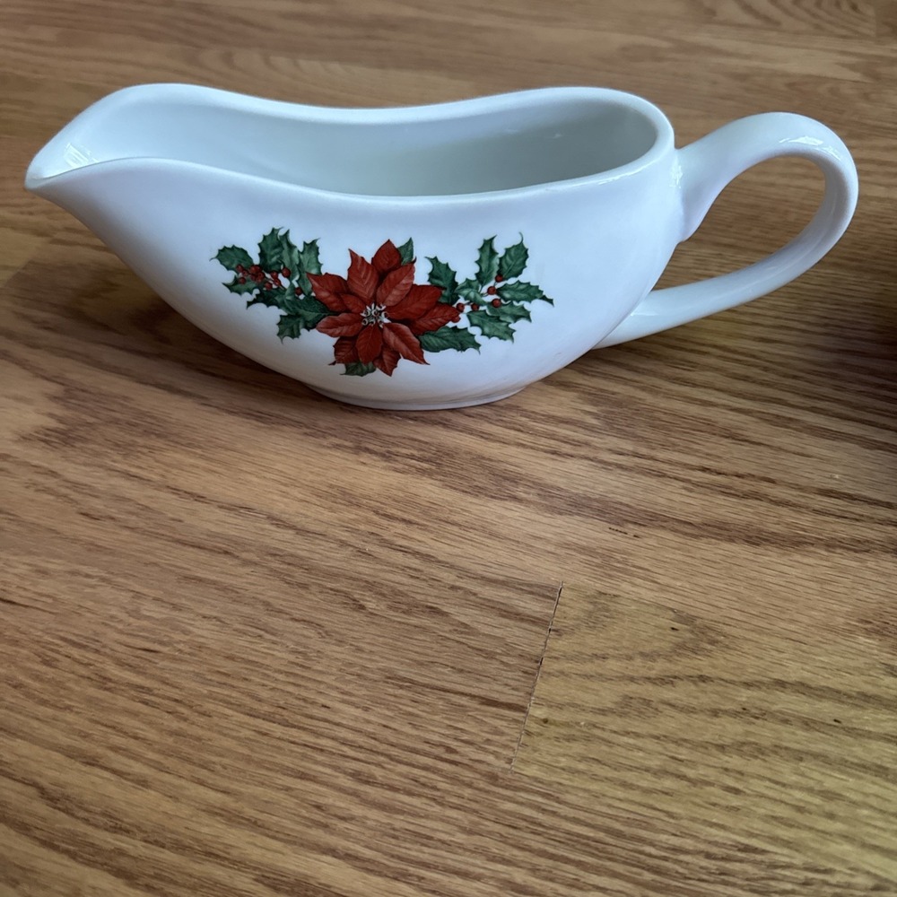 Hallmark Gravy Boat Poinsettia & Holly Design HLM2 Pattern Christmas Serving